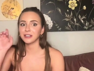 Hot amateur webcam teen masturbates for their fans