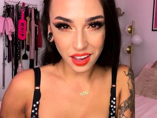 Brunette Solo Webcam Masturbation