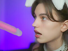 Teen Gives Amazing Dildo Deepthroat