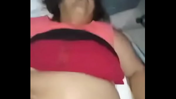 Tremenda cogida que le doy a mi vecina.